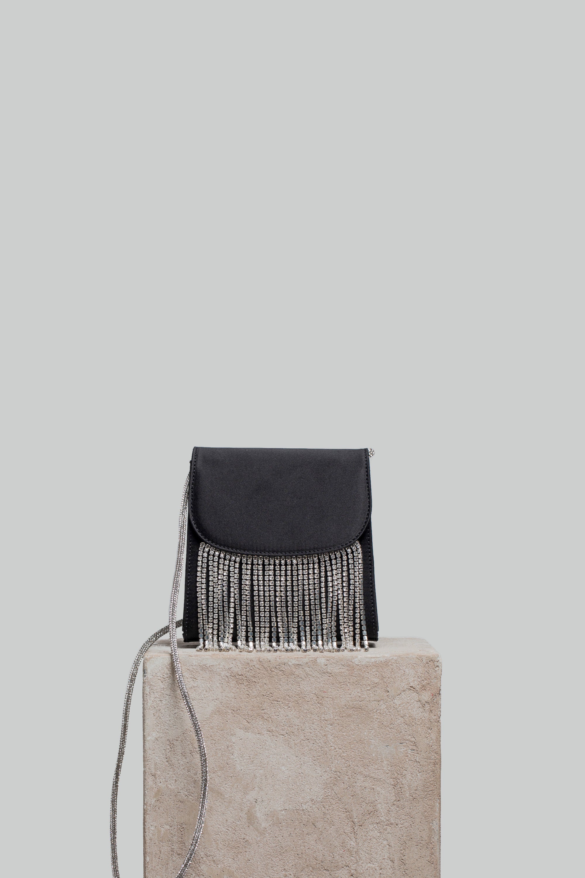 Loop Bag in Black with Fringes - FOLKLORE THE LABEL