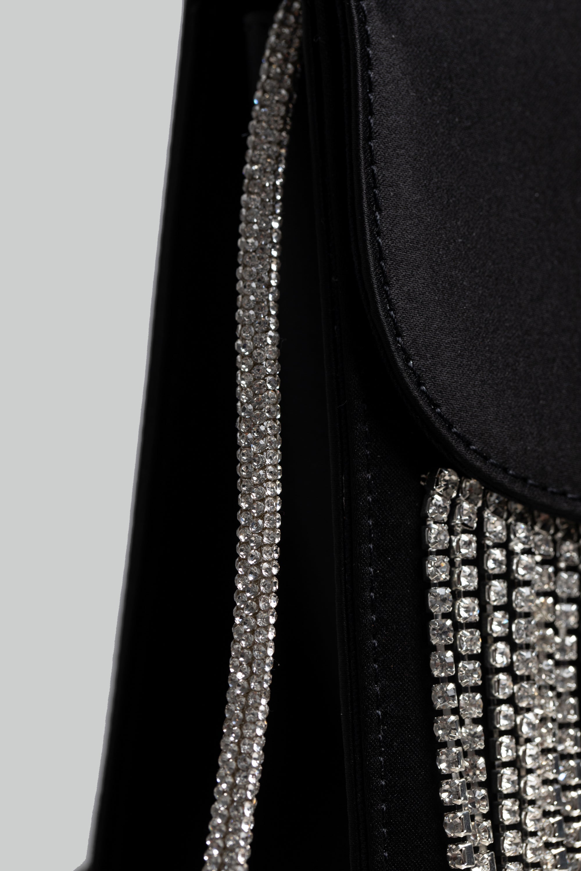 Loop Bag in Black with Fringes - FOLKLORE THE LABEL