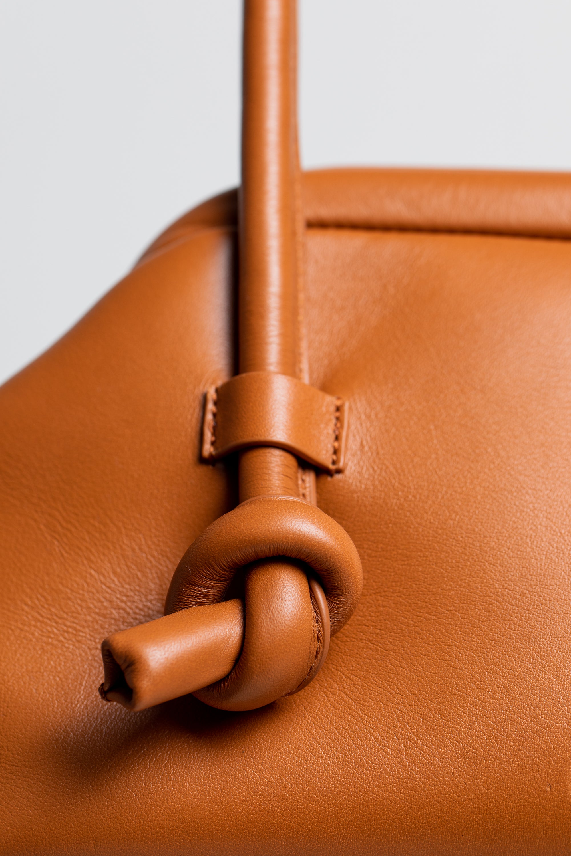 Money Pouch in Leather - FOLKLORE THE LABEL