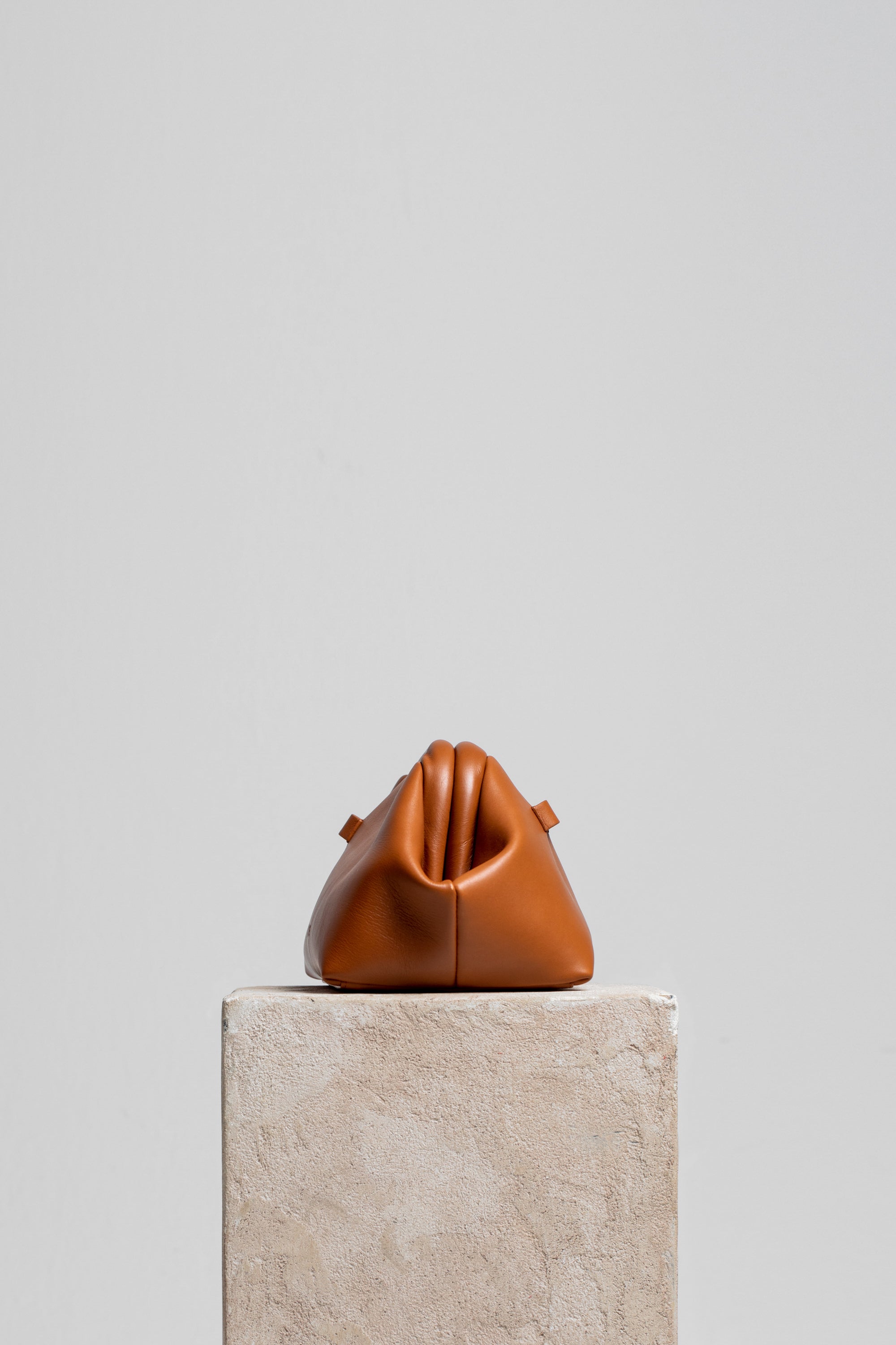 Money Pouch in Leather - FOLKLORE THE LABEL